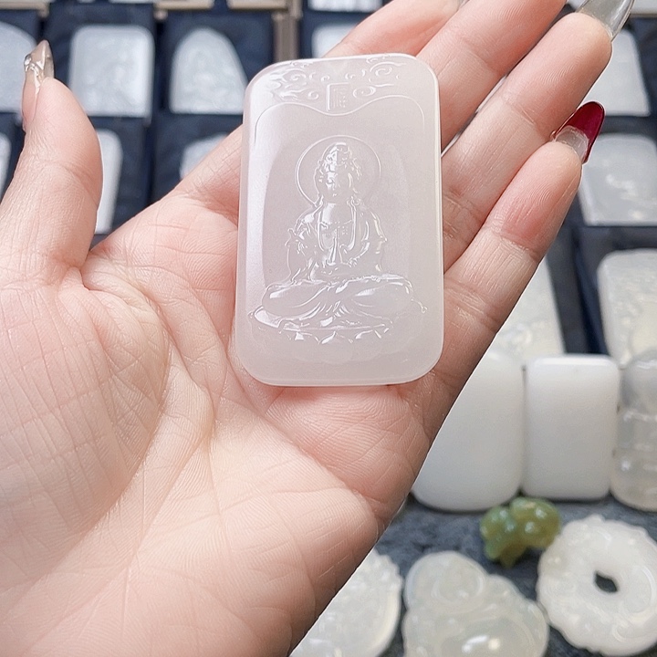 石英质玉（金丝玉）颈饰未镶嵌清***新疆金丝玉双面雕工