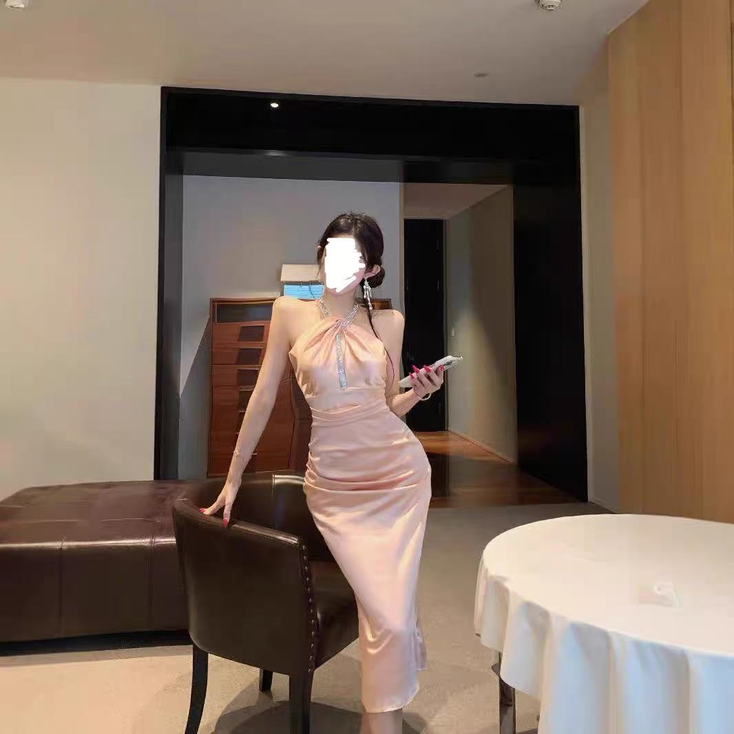 [胖鹅张]纯欲收腰缎面镶钻挂脖连衣裙#1461[实物以直播间展示为准