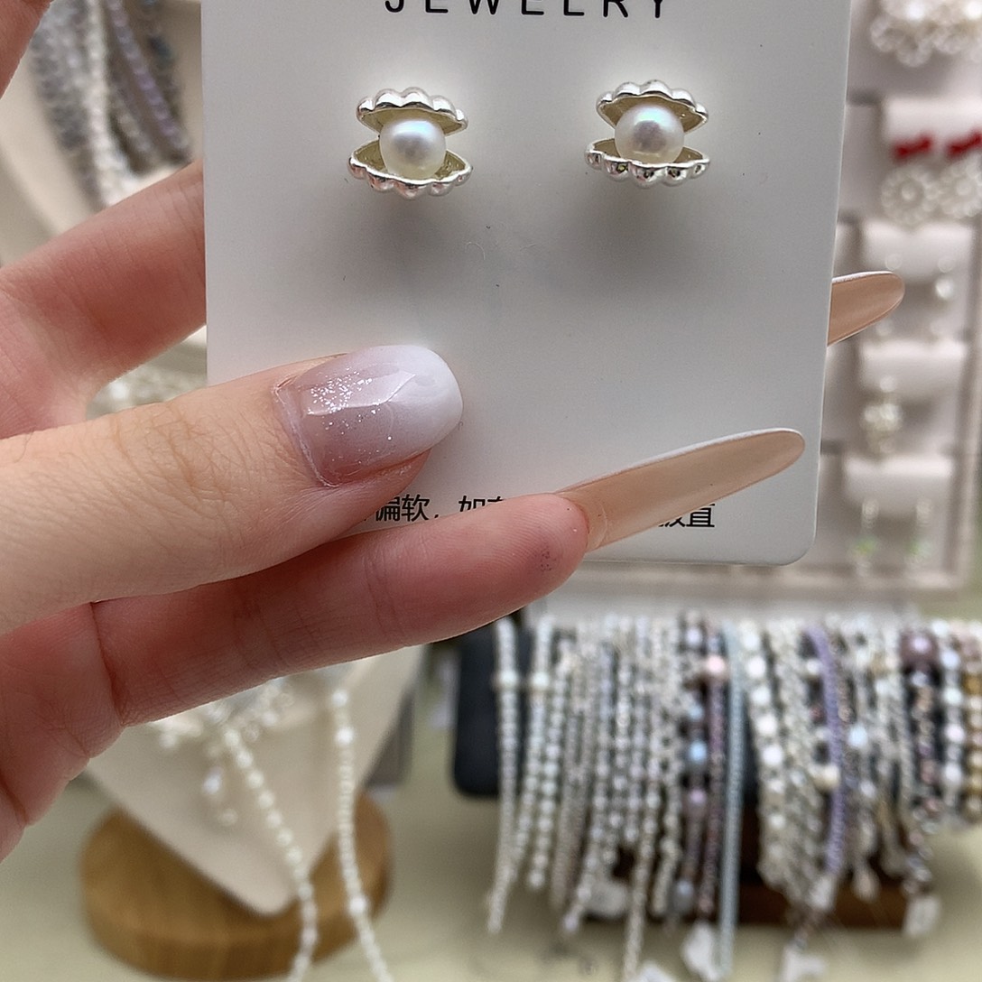 淡水珍珠银S925镶嵌耳饰