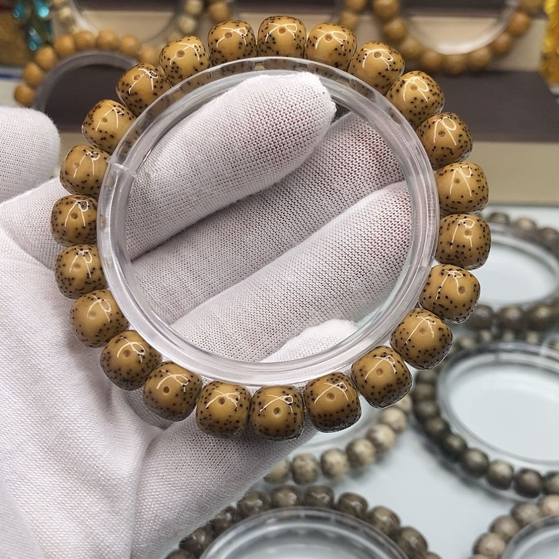 星月菩提手串9×10一物一图原生态同枝绿包白大眼睛