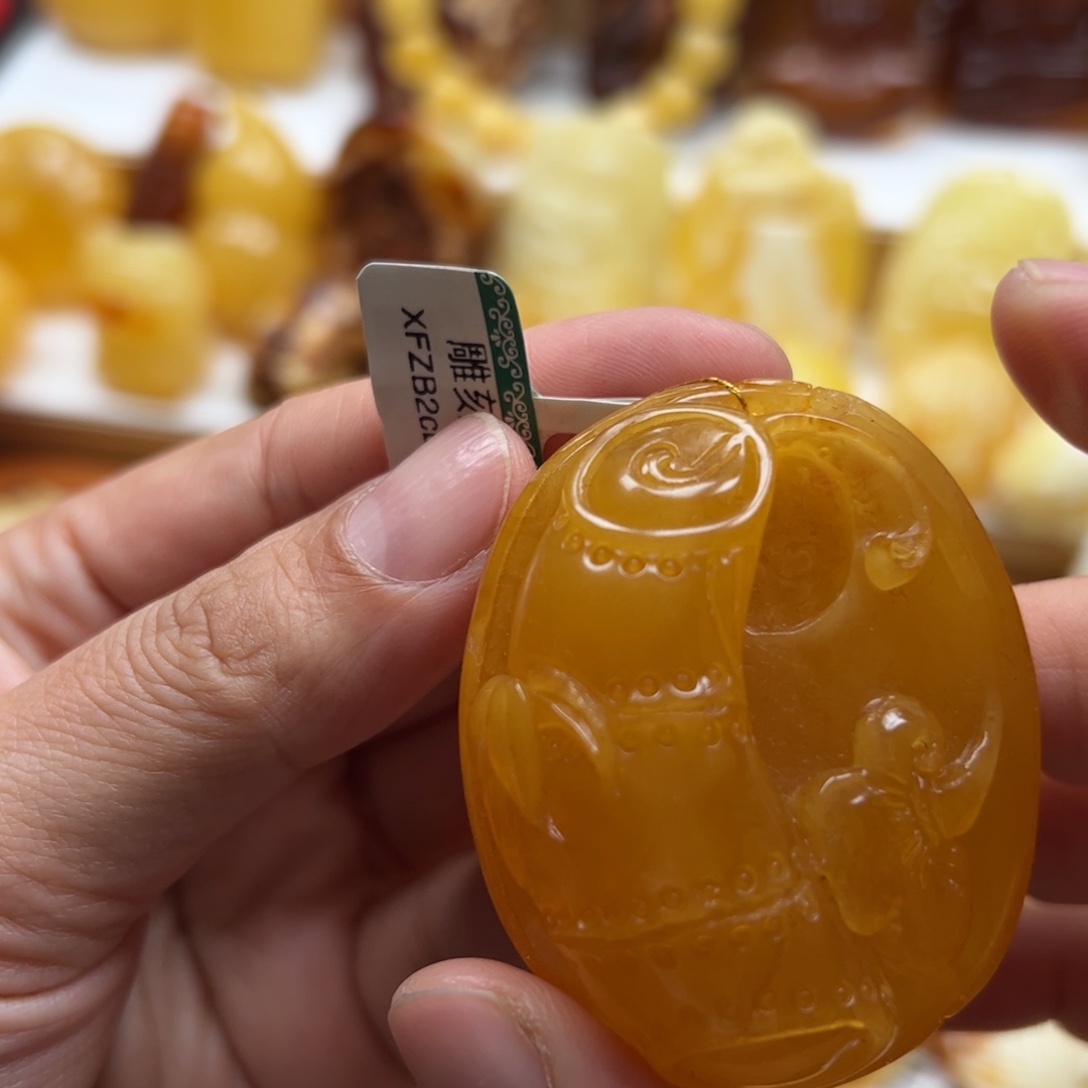 琥珀未镶嵌珠宝奇石