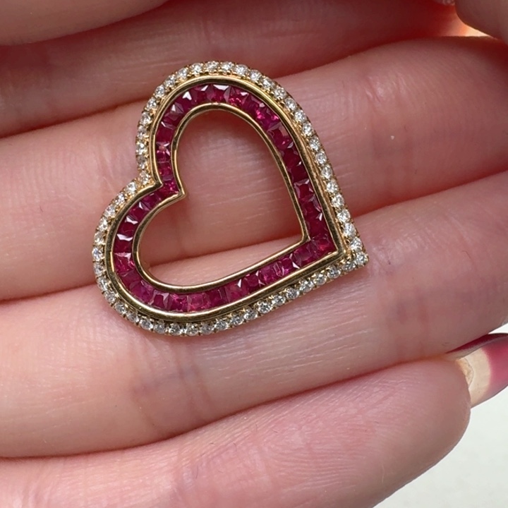 红宝石颈饰18K金镶嵌