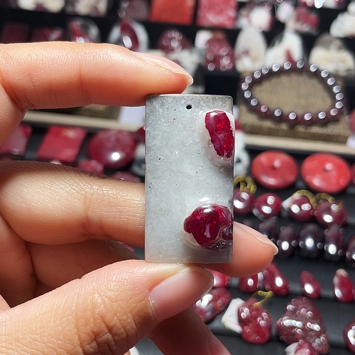 天然辰砂原石晶体无事牌