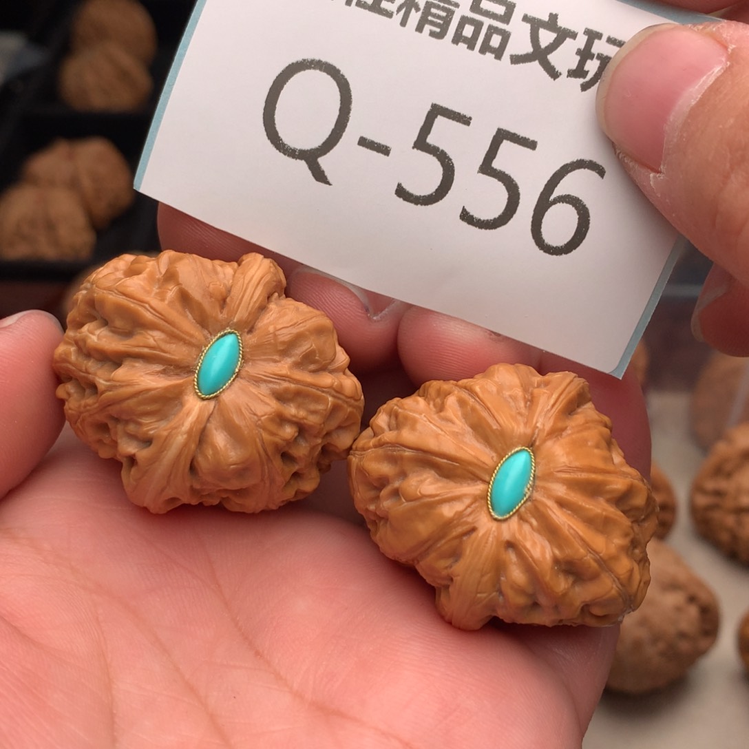 文玩核桃把件爱****哥37元宝……