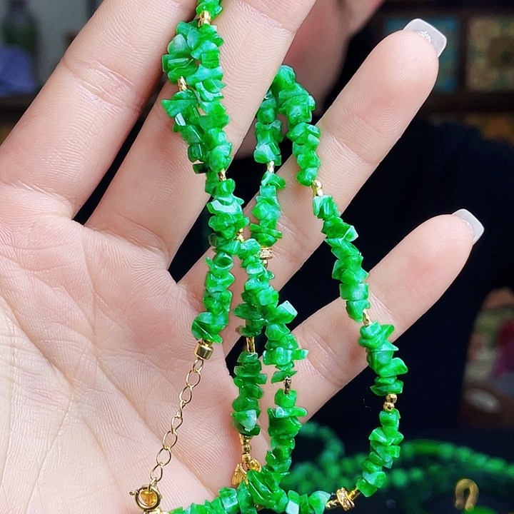 翡翠未镶嵌颈饰多样性