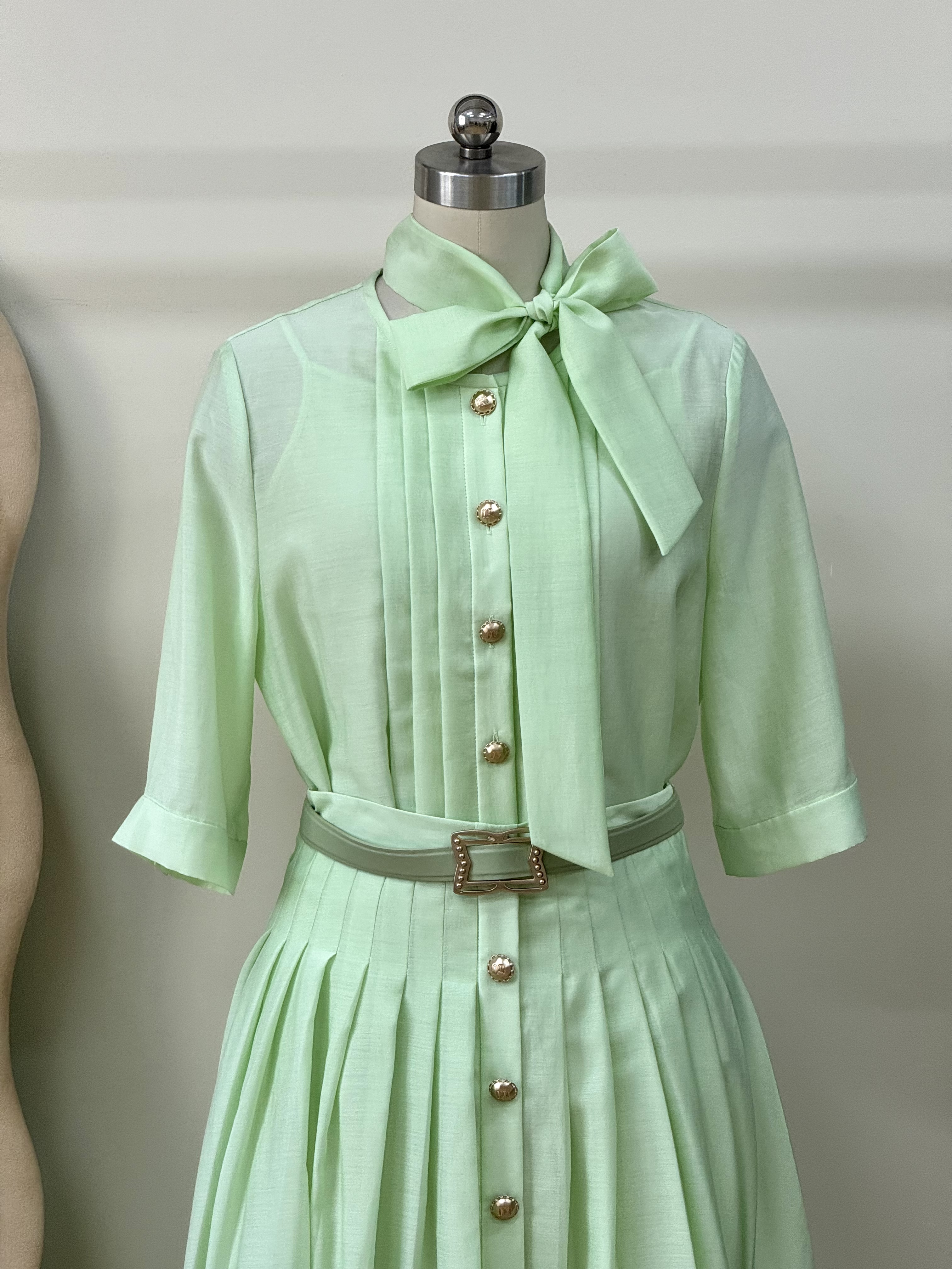 时尚套装国风设计师衬衫上衣半裙三件套女装绿色白色短裙静奢风