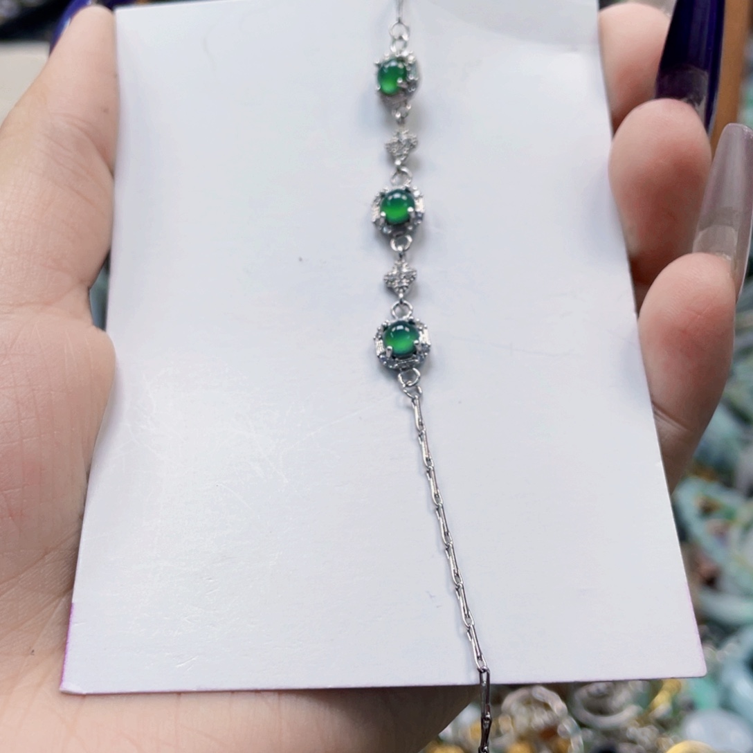 翡翠颈饰未镶嵌天然翡翠Ａ货