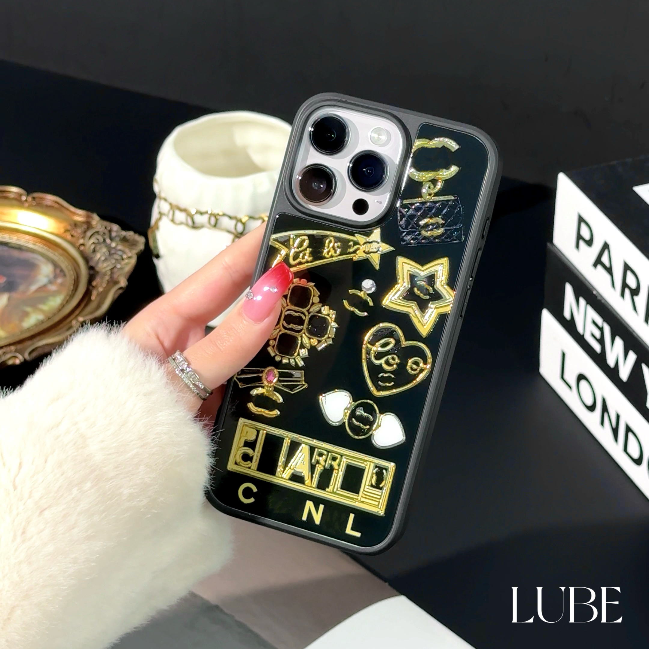 【香风黑金】高定光刻工艺磁吸手机壳适用于iPhone16promax/15/1