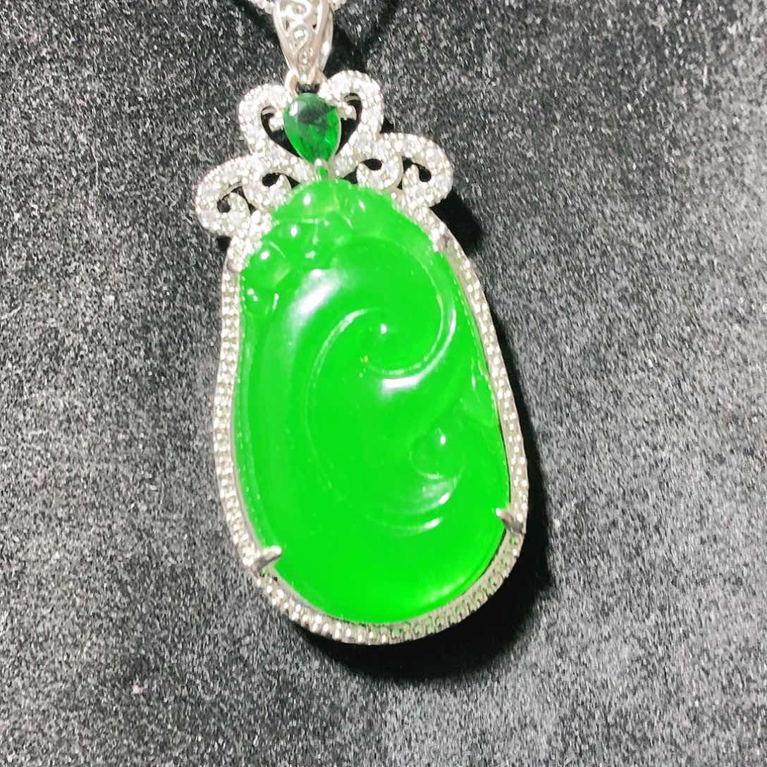 翡翠颈饰银S925镶嵌吊坠