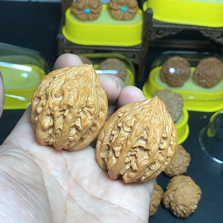 吊坠文玩核桃43尺，大沽石，61克