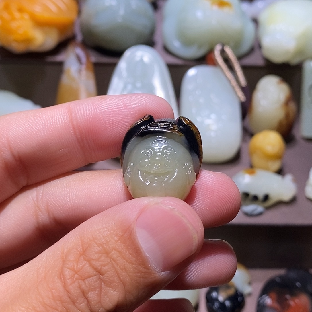 芜***子和田玉未镶嵌吊坠(不含链)