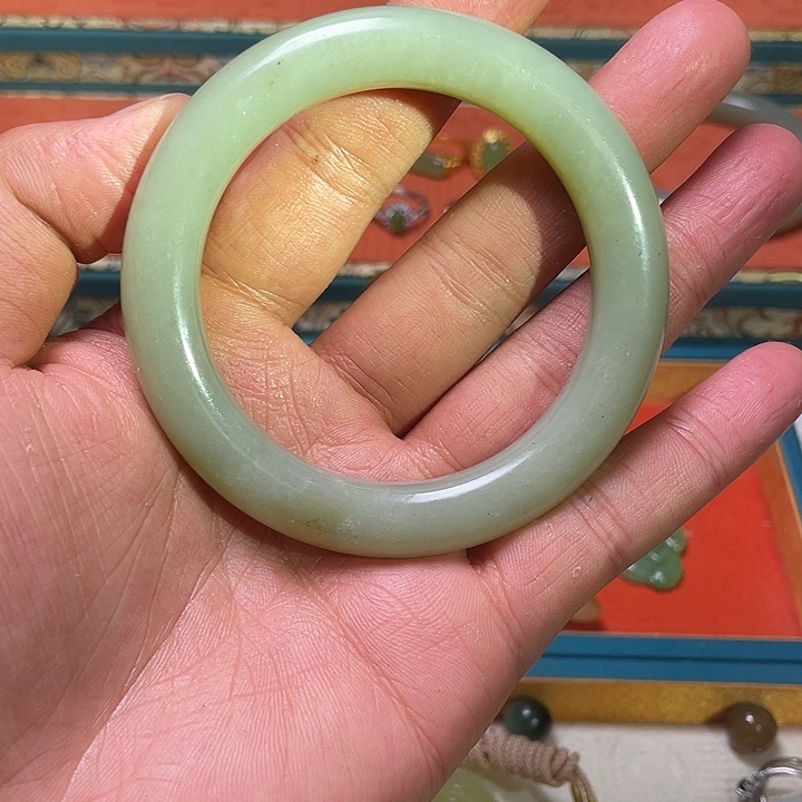 和田玉（糖玉）未镶嵌手镯