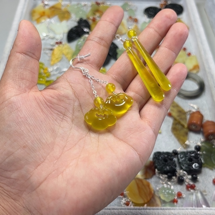 蛇纹石玉合金耳饰