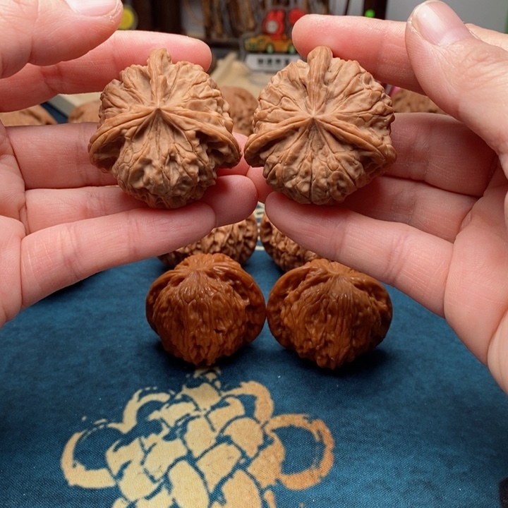 文玩核桃把件全品玉玺三楞39