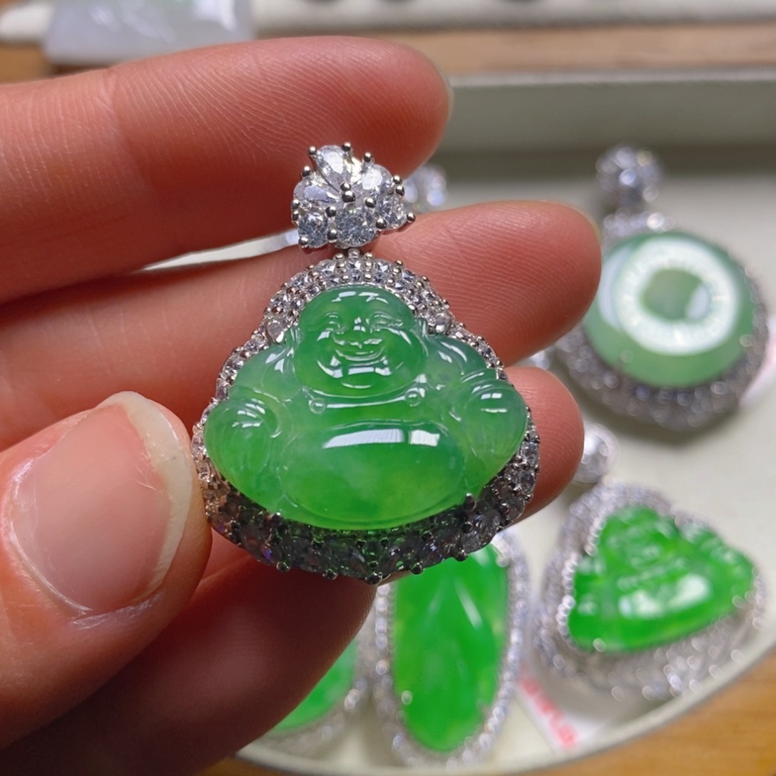 翡翠颈饰银S925镶嵌佛公吊坠