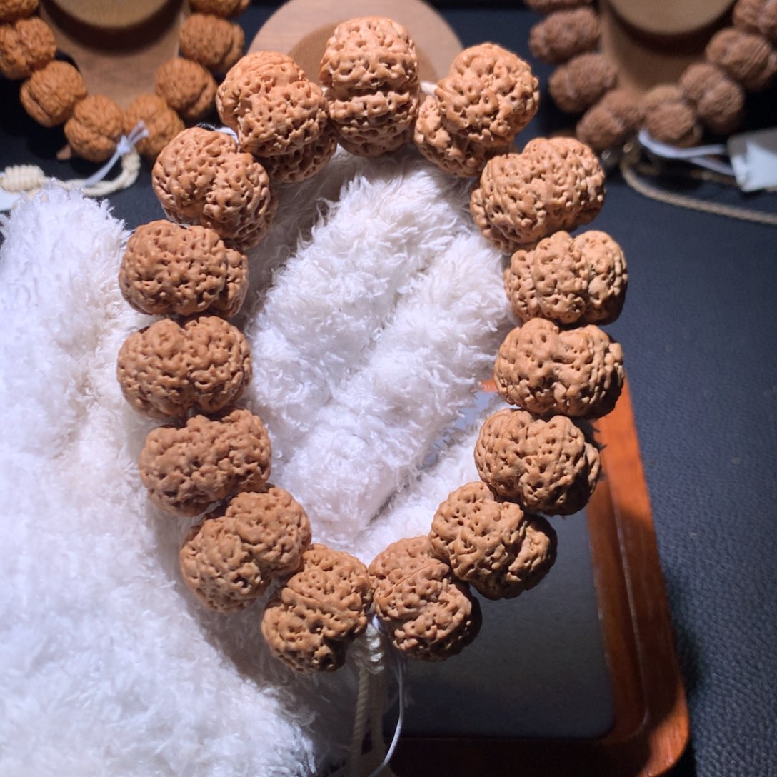 金刚菩提手串26雪花扇面六瓣定制