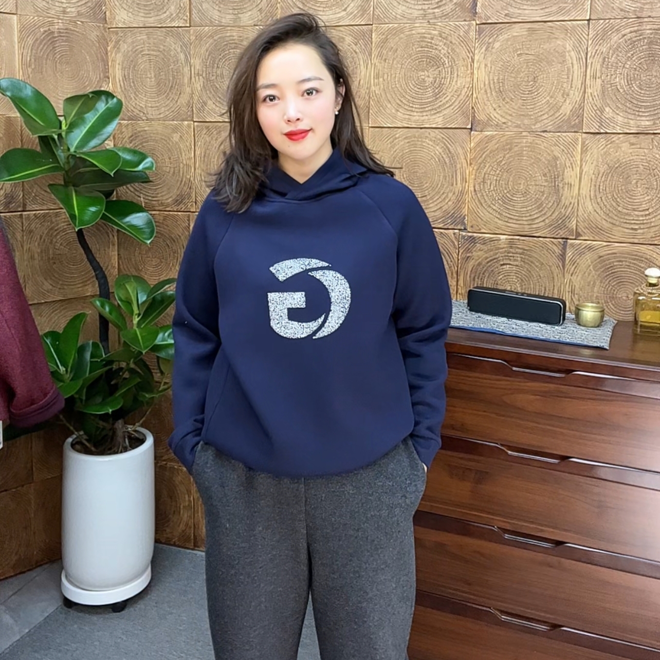 《坤家严选》菲玛掂251589加厚款女连帽秋冬季宽松型小个子时尚百搭