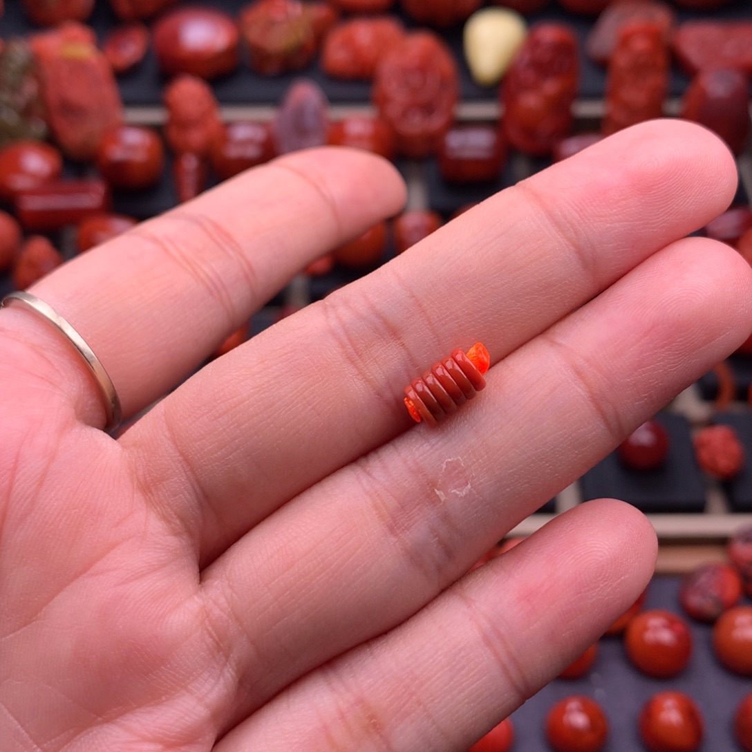 南红玛瑙未镶嵌川料原矿精工直切隔片5.2mm