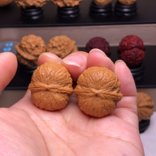 文玩核桃把件鸽子蛋7