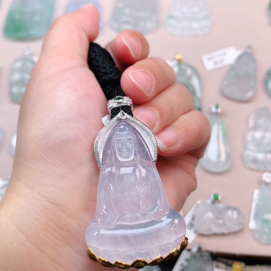 翡翠颈饰18K金镶嵌素衣观音