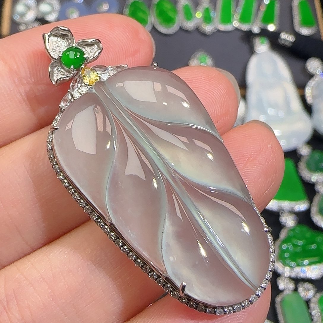 翡翠18K金镶嵌颈饰高冰起荧光翡翠叶子