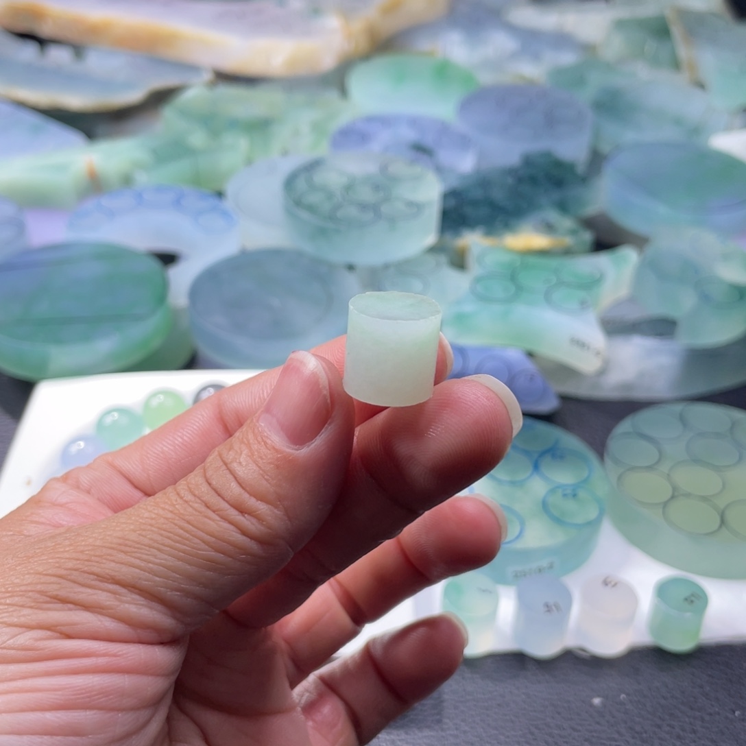 定制翡翠未镶嵌12+珠子