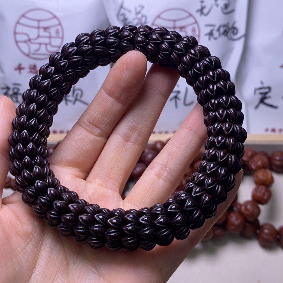 文玩核桃手串紫金鼠莲花
