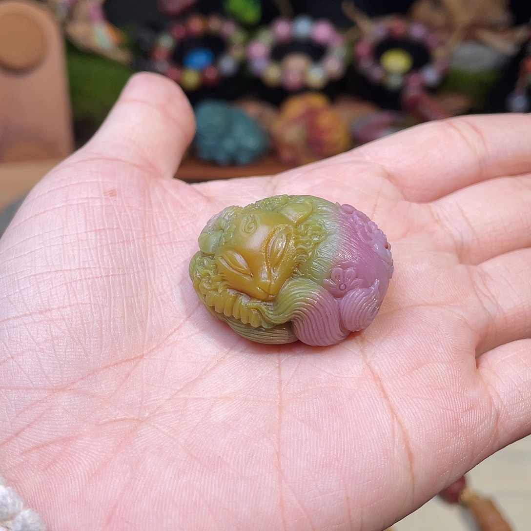 宝***珍玛瑙/玉髓未镶嵌手串盐源玛瑙西瓜色系九尾狐