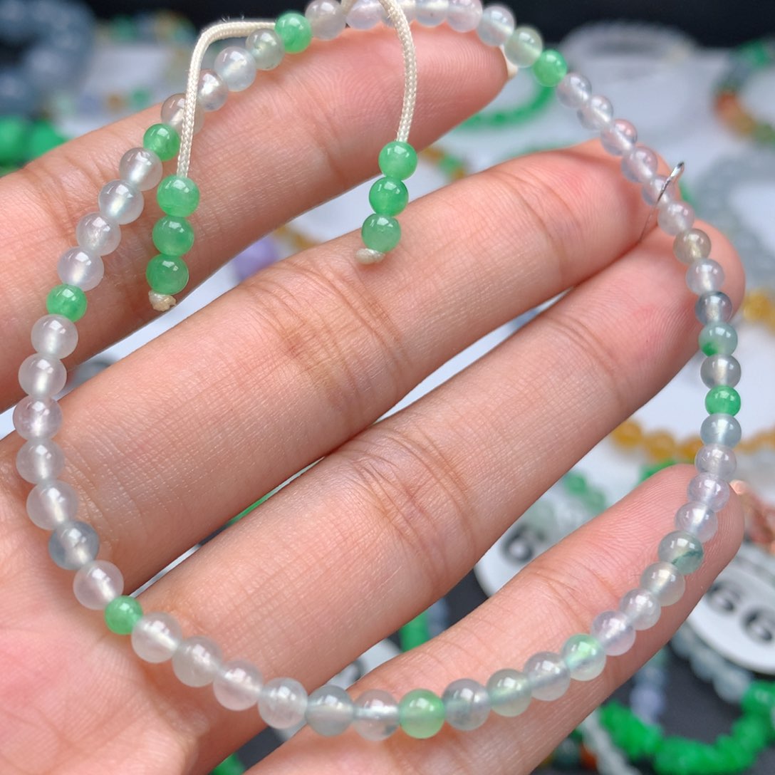 翡翠手链未镶嵌卡