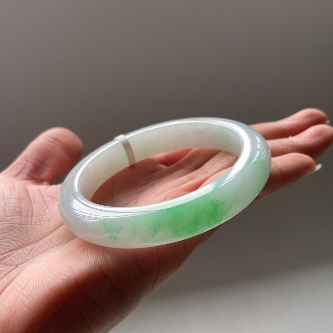 翡翠未镶嵌手镯55.8圈三天鉴赏期