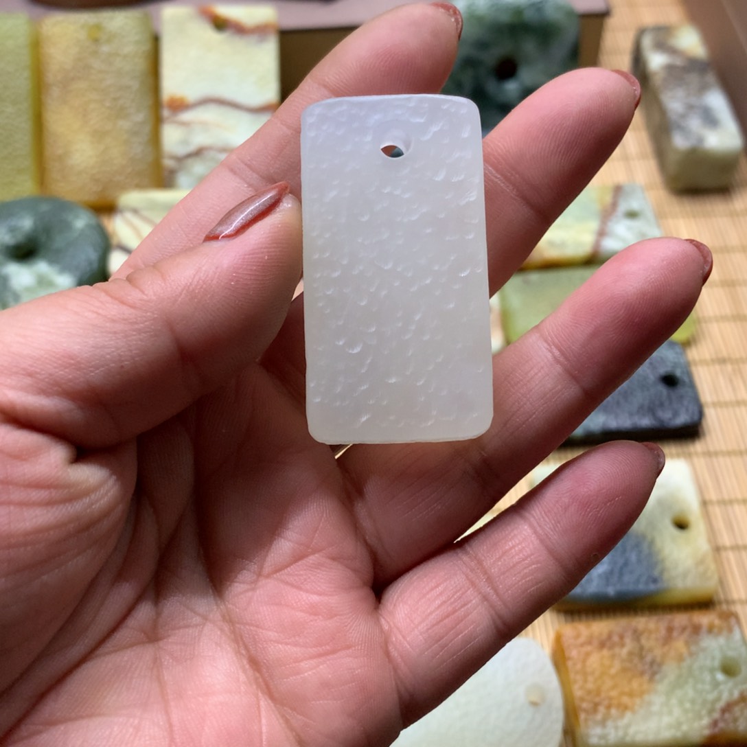 蛇纹石玉合金颈饰