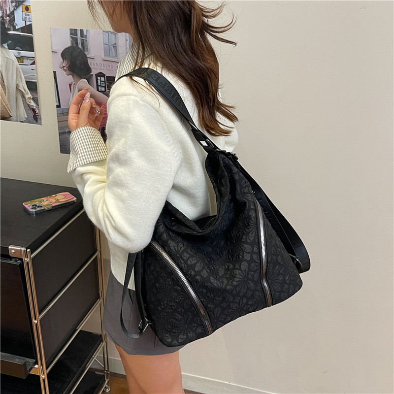 新款多功能双肩包托特包单肩包3D花纹大容量百搭复古轻便