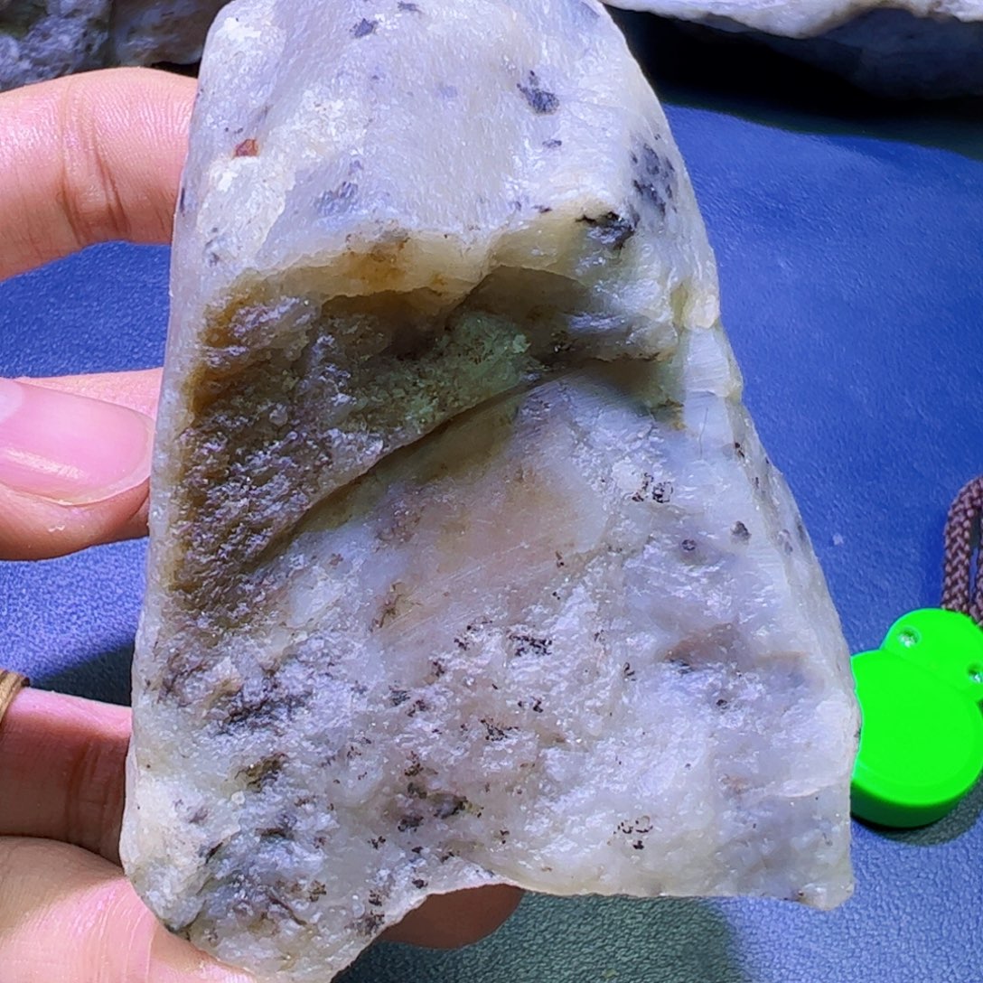 未镶嵌和田玉（糖玉）珠宝半成品