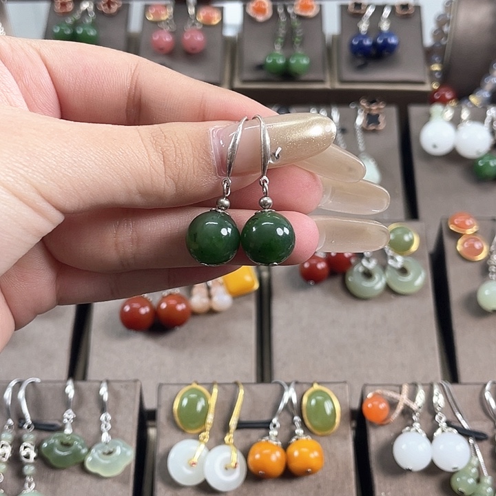 和田玉耳饰银S925镶嵌12左右