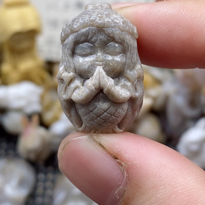 颈饰未镶嵌硅化珊瑚（珊瑚玉）小