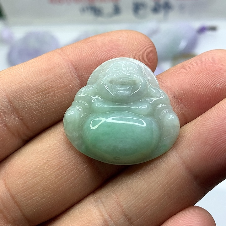 翡翠吊坠(赠链)未镶嵌