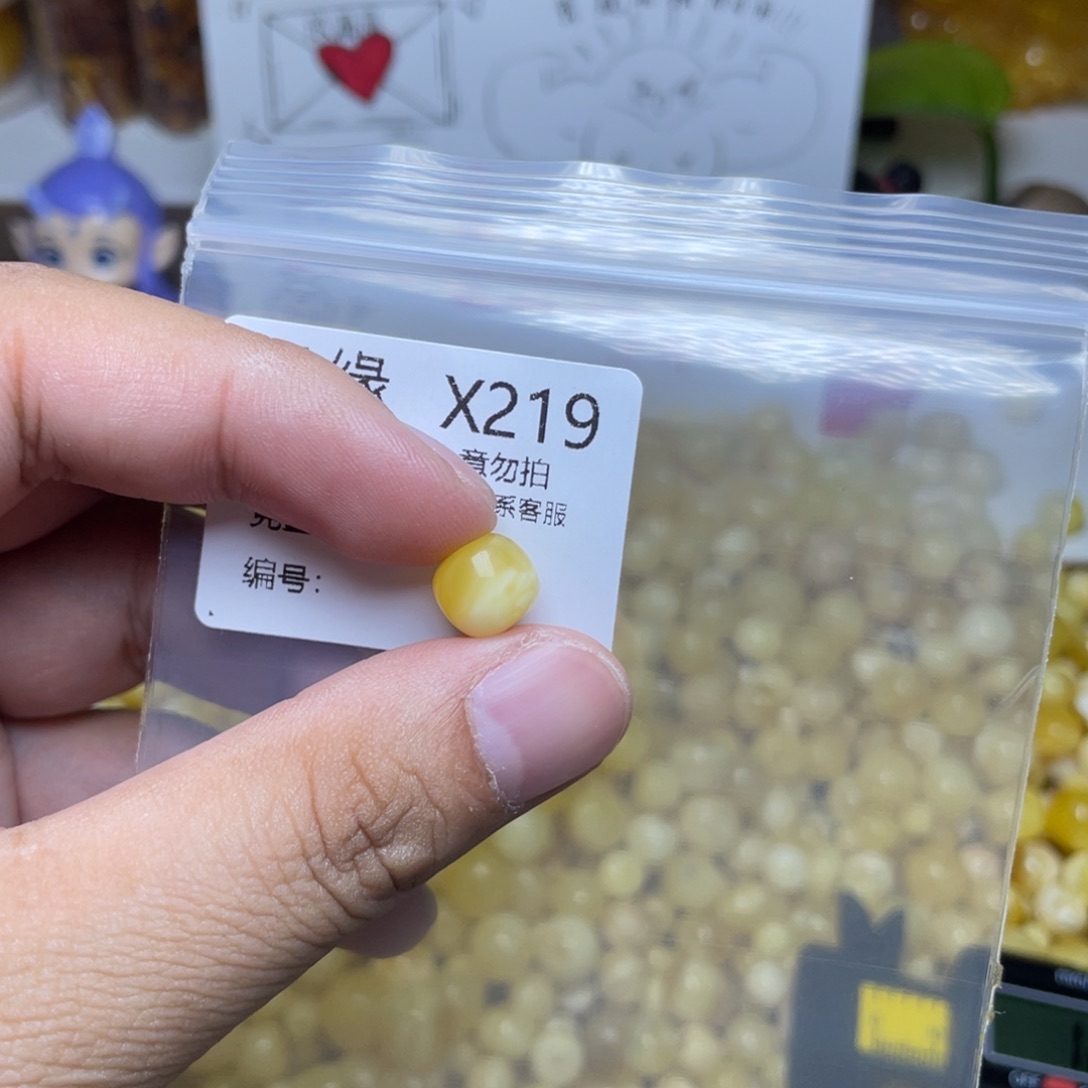琥珀未镶嵌珠宝奇石