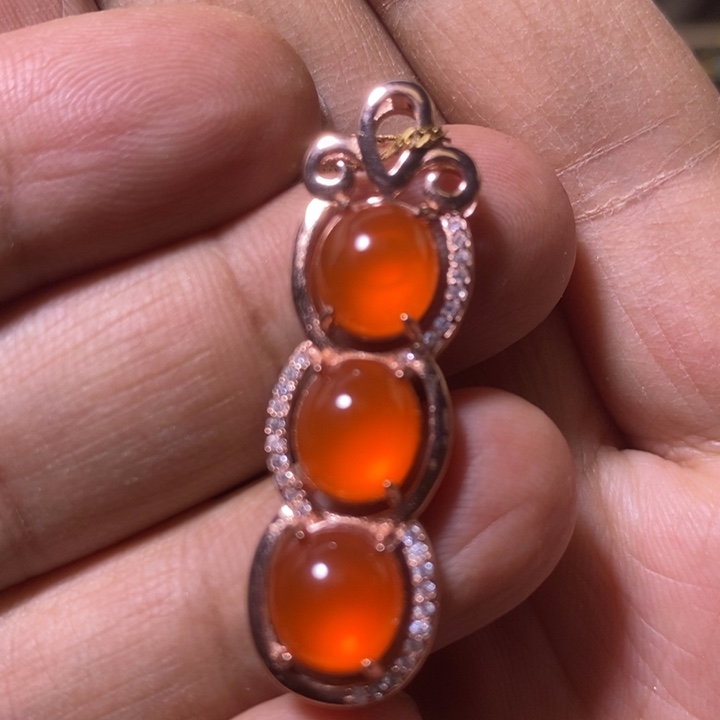 南红玛瑙配饰未镶嵌