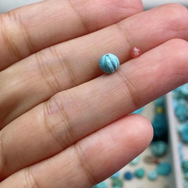 南红玛瑙未镶嵌珠宝奇石