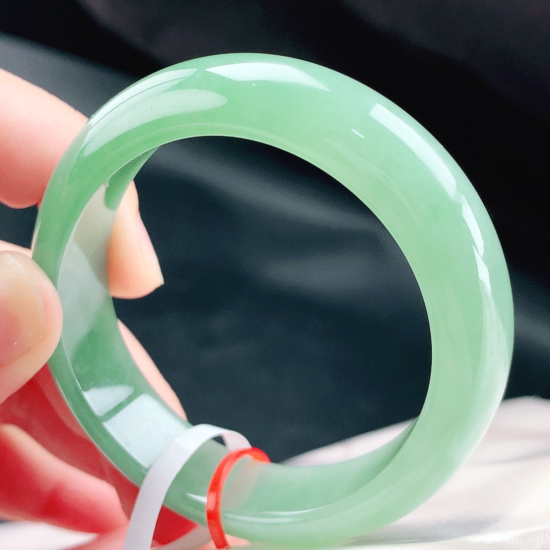 未镶嵌手镯（贵妃镯）翡翠57贵妃