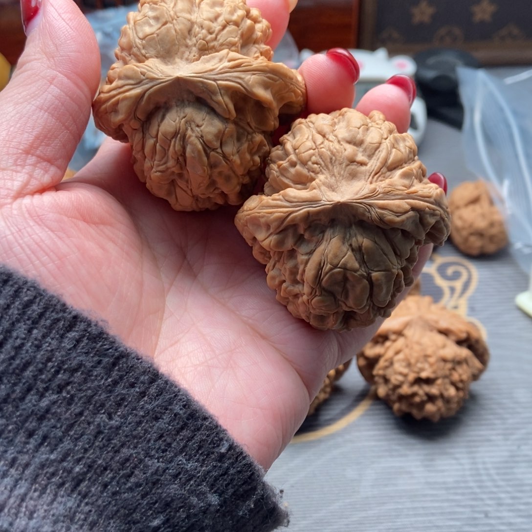 小***湖文玩核桃吊坠核桃