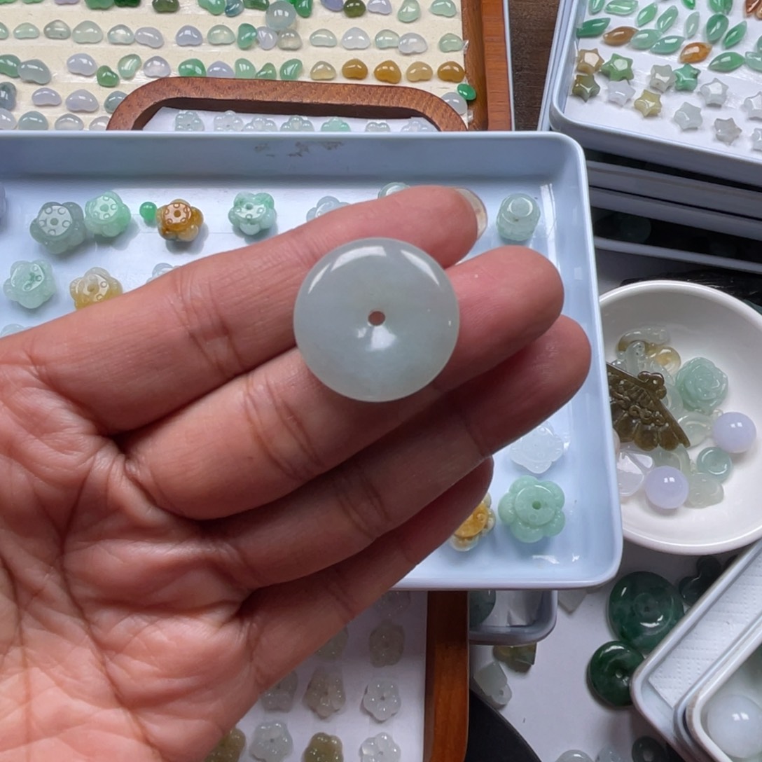 翡翠颈饰未镶嵌88888888