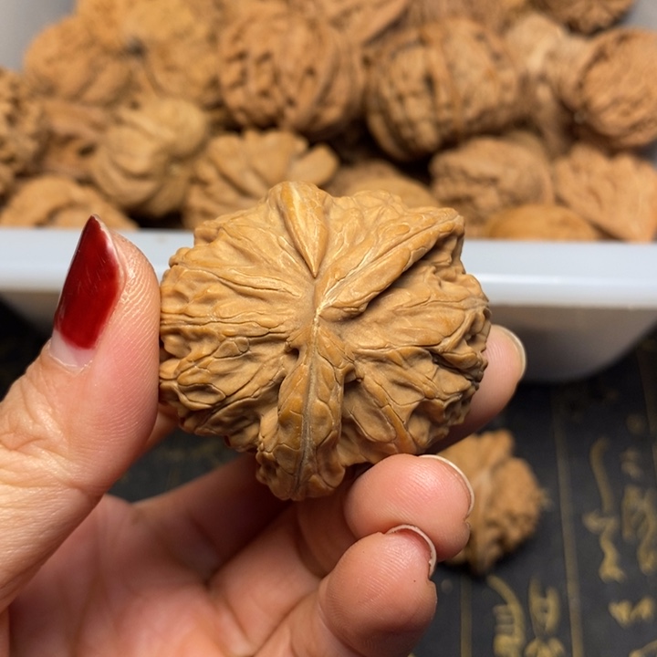 郭***店文玩核桃吊坠文玩核桃异形单只