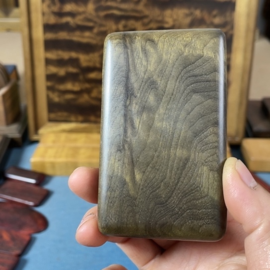 【闪购商品】促*者金丝楠阴沉木手把件