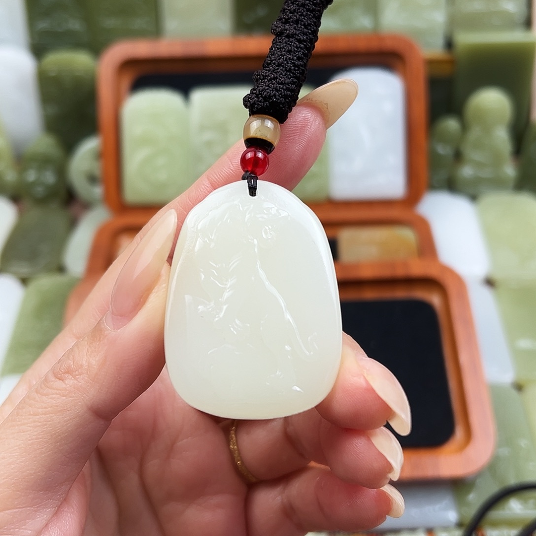 松***店石英质玉未镶嵌颈饰