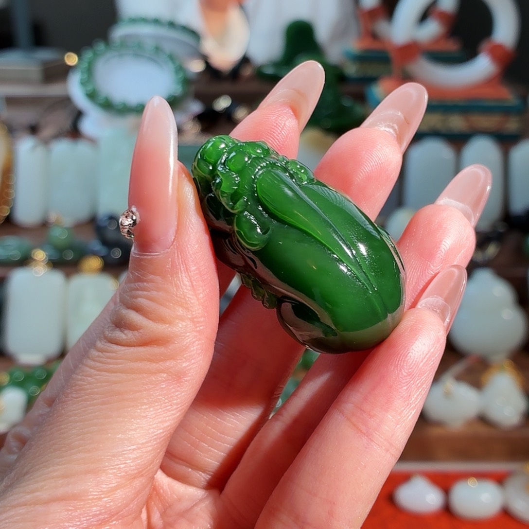 C***L和田玉未镶嵌颈饰