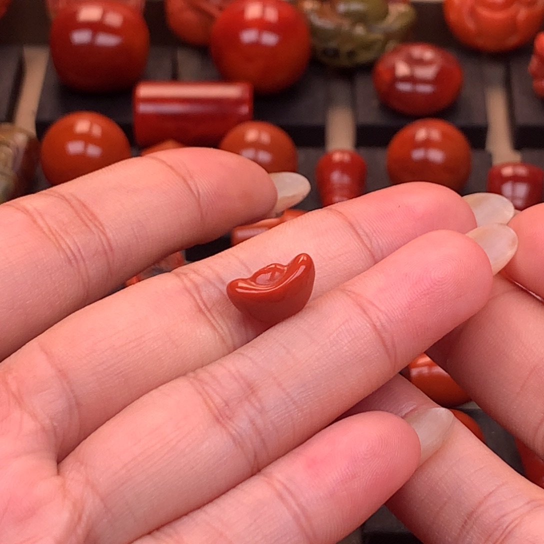 南红玛瑙未镶嵌川料原矿元宝12.2mm