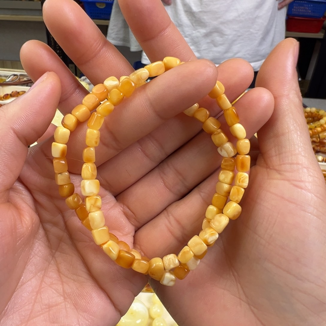 蜜蜡裸石未镶嵌多样性发一条