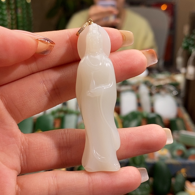 【闪购商品】吊坠(赠链)未镶嵌和田玉