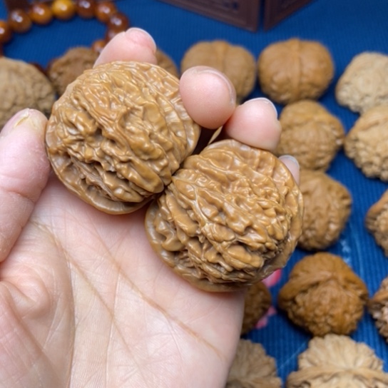 文玩核桃把件四座楼40全品